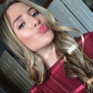 Meet your Posher, Annagrace